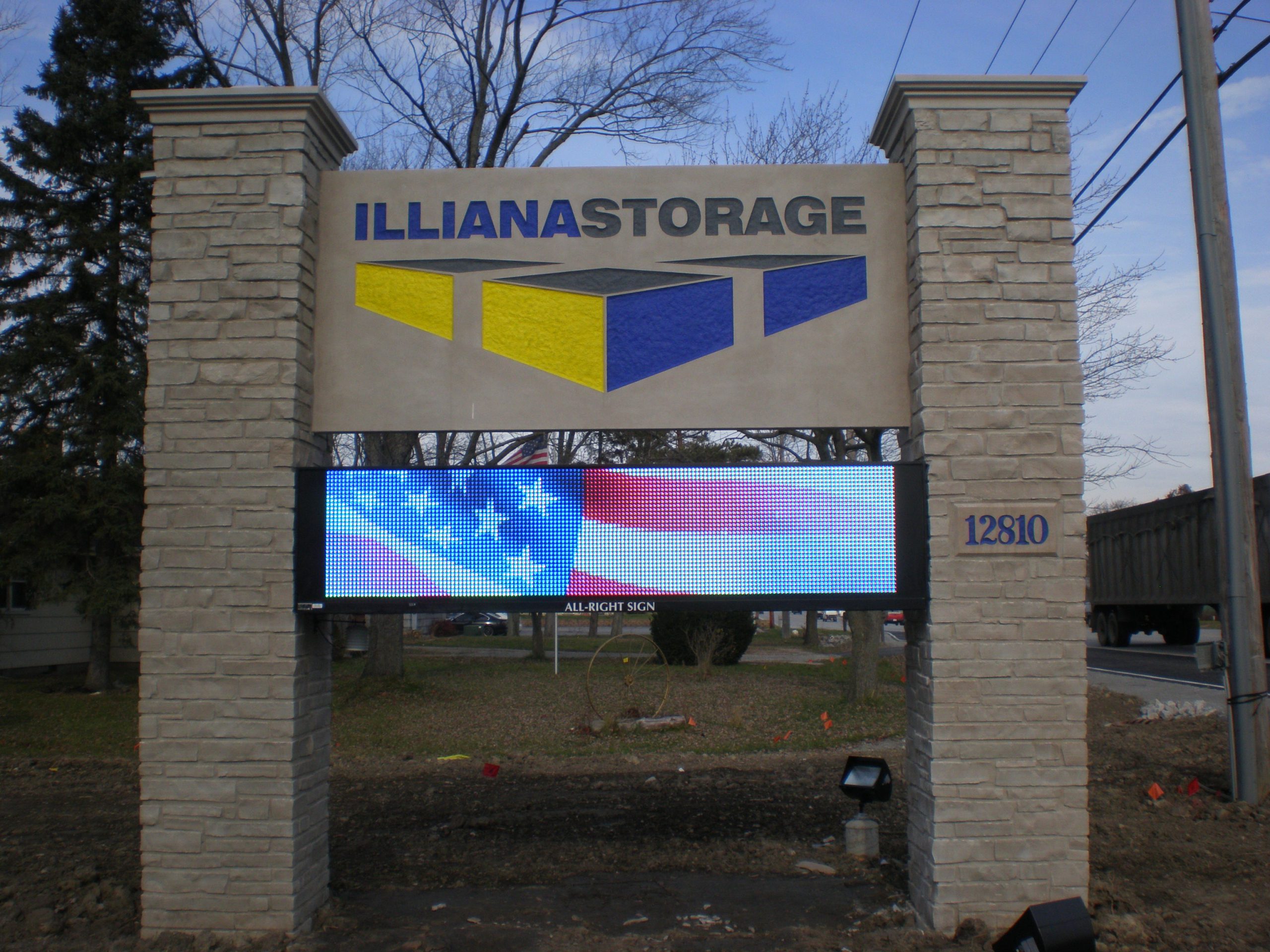 A monument, digital sign with the name and logo of a business, representing how one can benefit from calling a Tinley Park digital sign company.